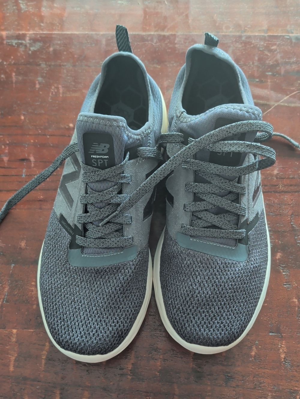 New Balance Men's Charcoal Gray Athletic Running Shoes
